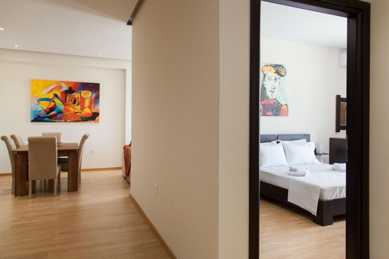 Modern Apt In Glyfada A Breath Away From The Sea - The View 아테네 외부 사진