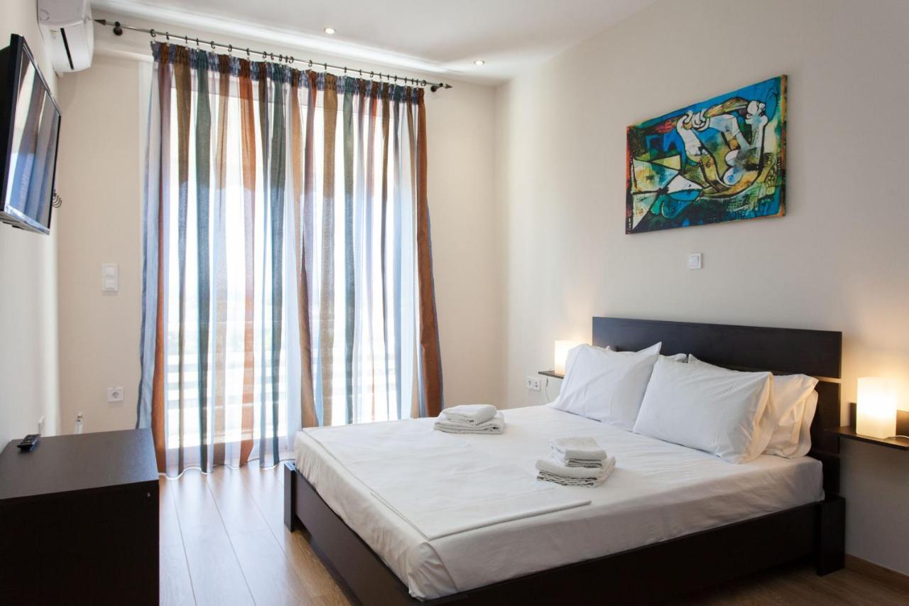 Modern Apt In Glyfada A Breath Away From The Sea - The View 아테네 외부 사진