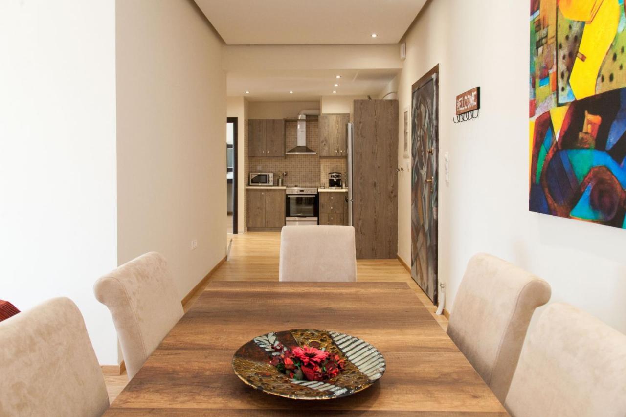 Modern Apt In Glyfada A Breath Away From The Sea - The View 아테네 외부 사진