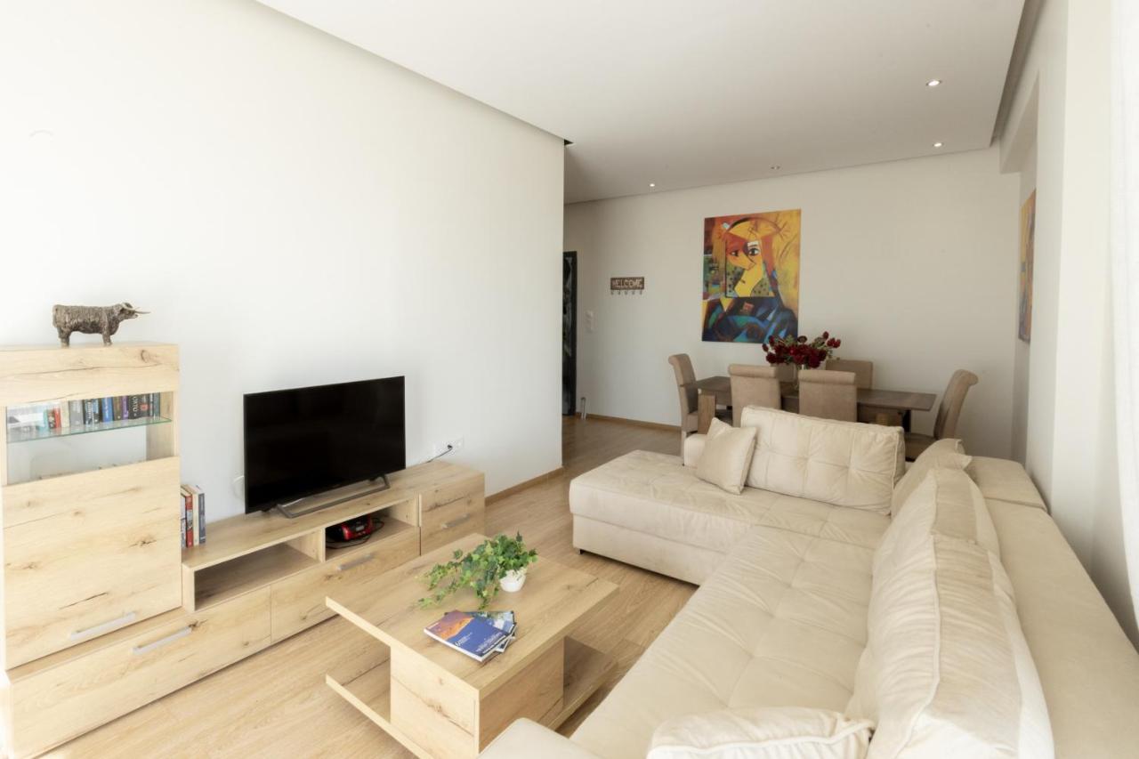 Modern Apt In Glyfada A Breath Away From The Sea - The View 아테네 외부 사진