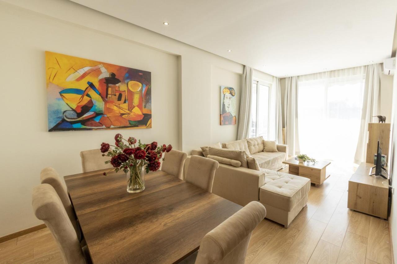 Modern Apt In Glyfada A Breath Away From The Sea - The View 아테네 외부 사진