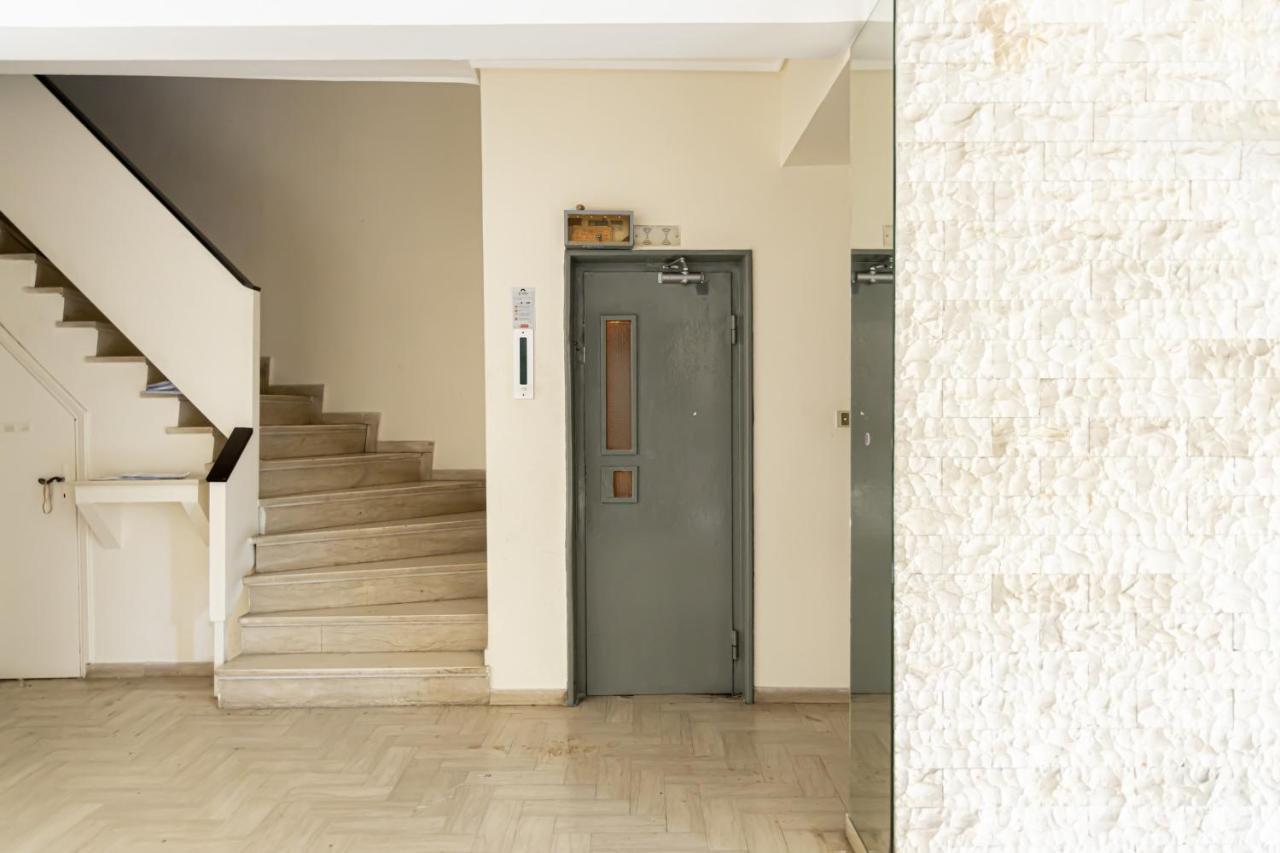 Modern Apt In Glyfada A Breath Away From The Sea - The View 아테네 외부 사진