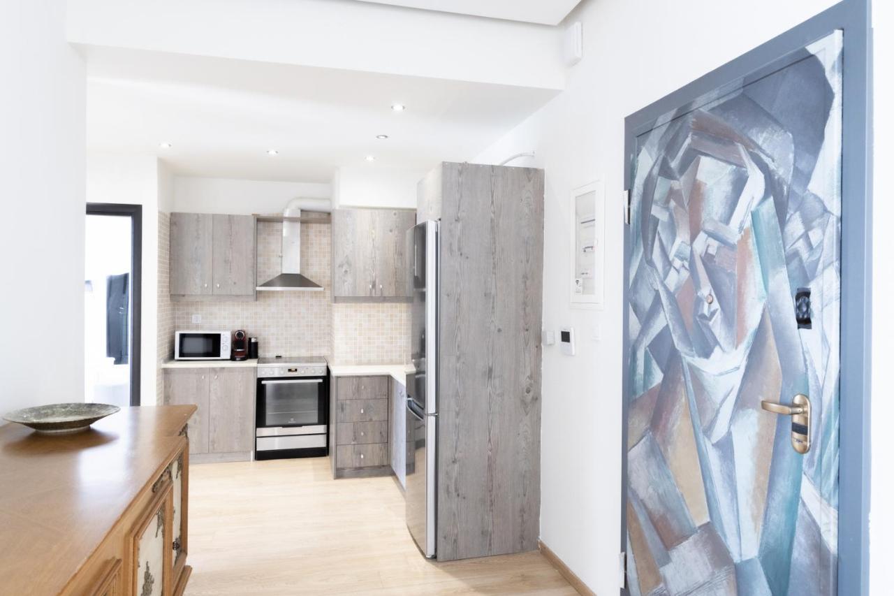 Modern Apt In Glyfada A Breath Away From The Sea - The View 아테네 외부 사진