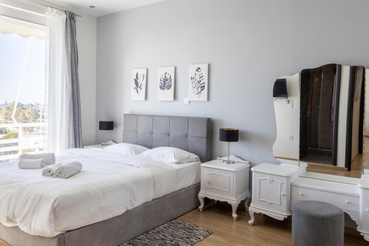 Modern Apt In Glyfada A Breath Away From The Sea - The View 아테네 외부 사진